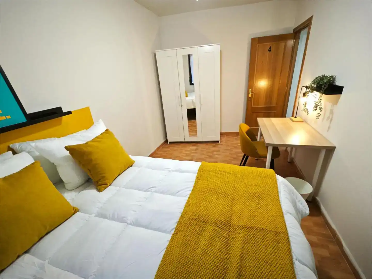 Bedroom of Flat for share in León Capital   with Storage room and Furnished