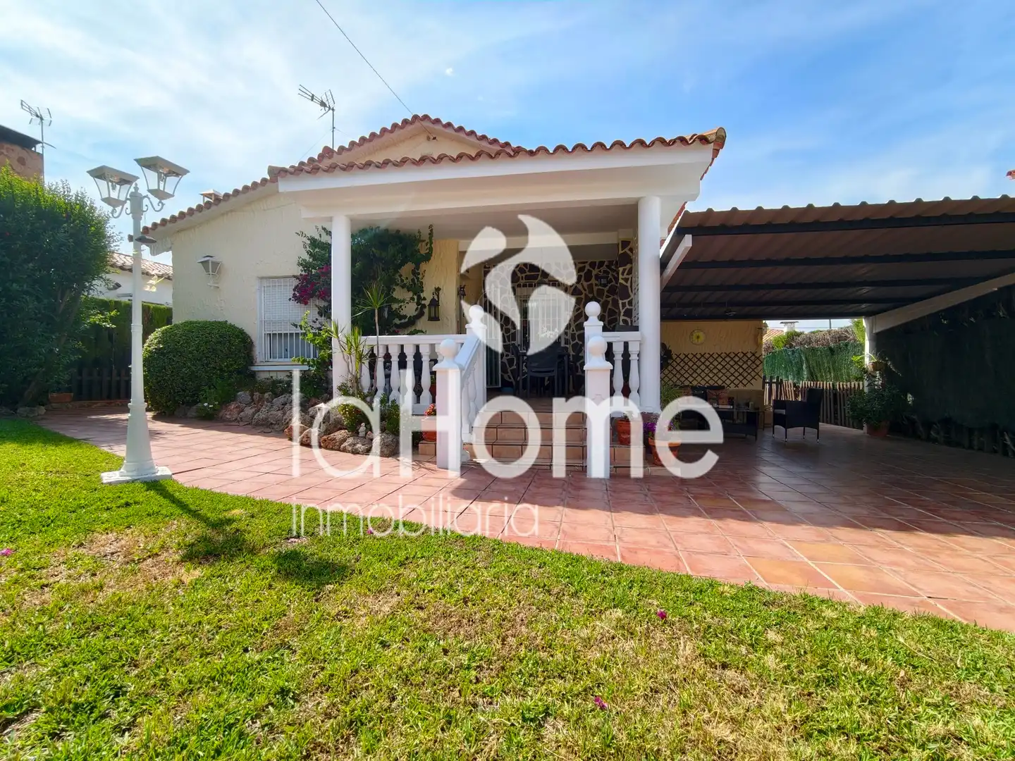 Vista exterior de Casa o chalet en venta en L'Eliana con Aire acondicionado, Calefacción y Jardín privado