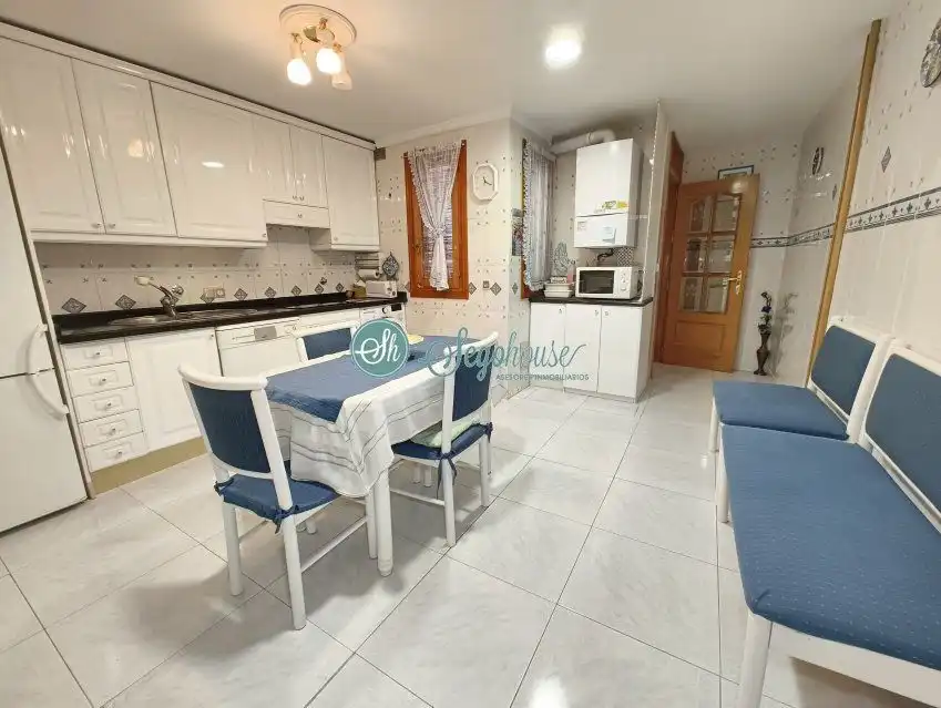 Cocina de Piso en venta en Segovia con Calefacción, Trastero y Balcón