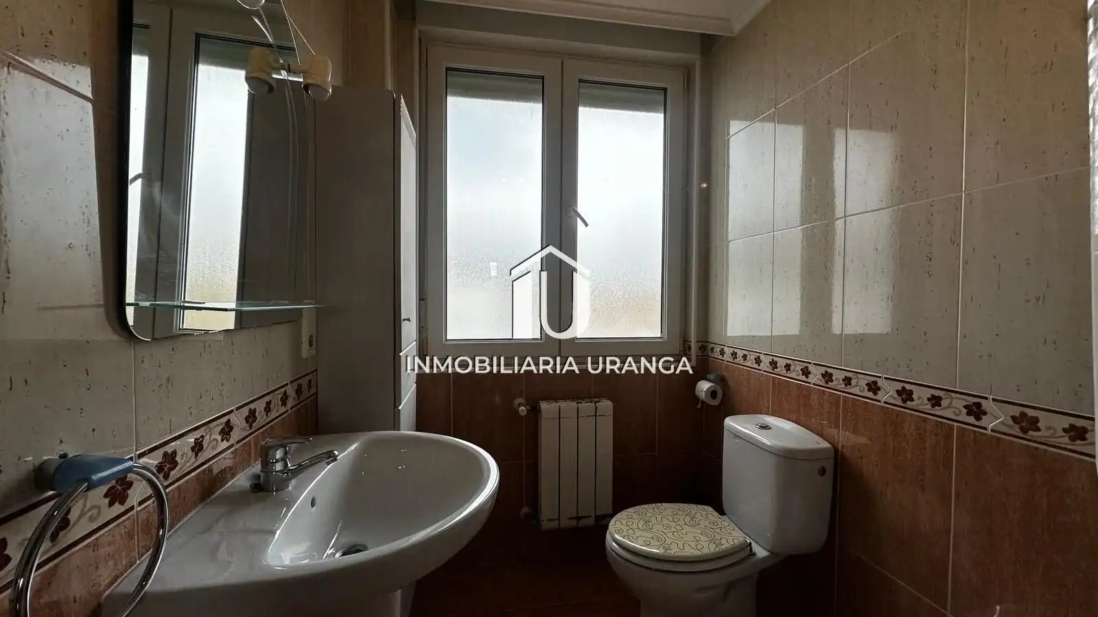 Baño de Piso en venta en Bárcena de Cicero con Calefacción, Terraza y Amueblado
