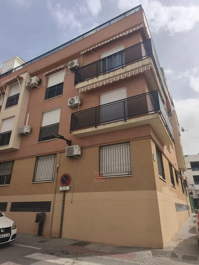 Vista exterior de Piso en venta en Maracena con Balcón
