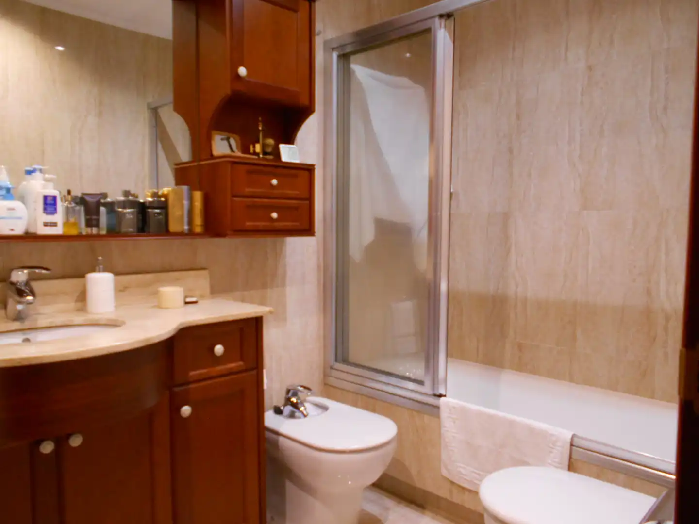Baño de Piso en venta en Loiu con Calefacción, Trastero y Horno
