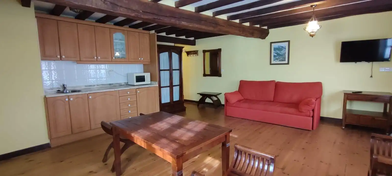 Sala d'estar de Àtic en venda en Santillana del Mar amb Calefacció, Terrassa i Balcó