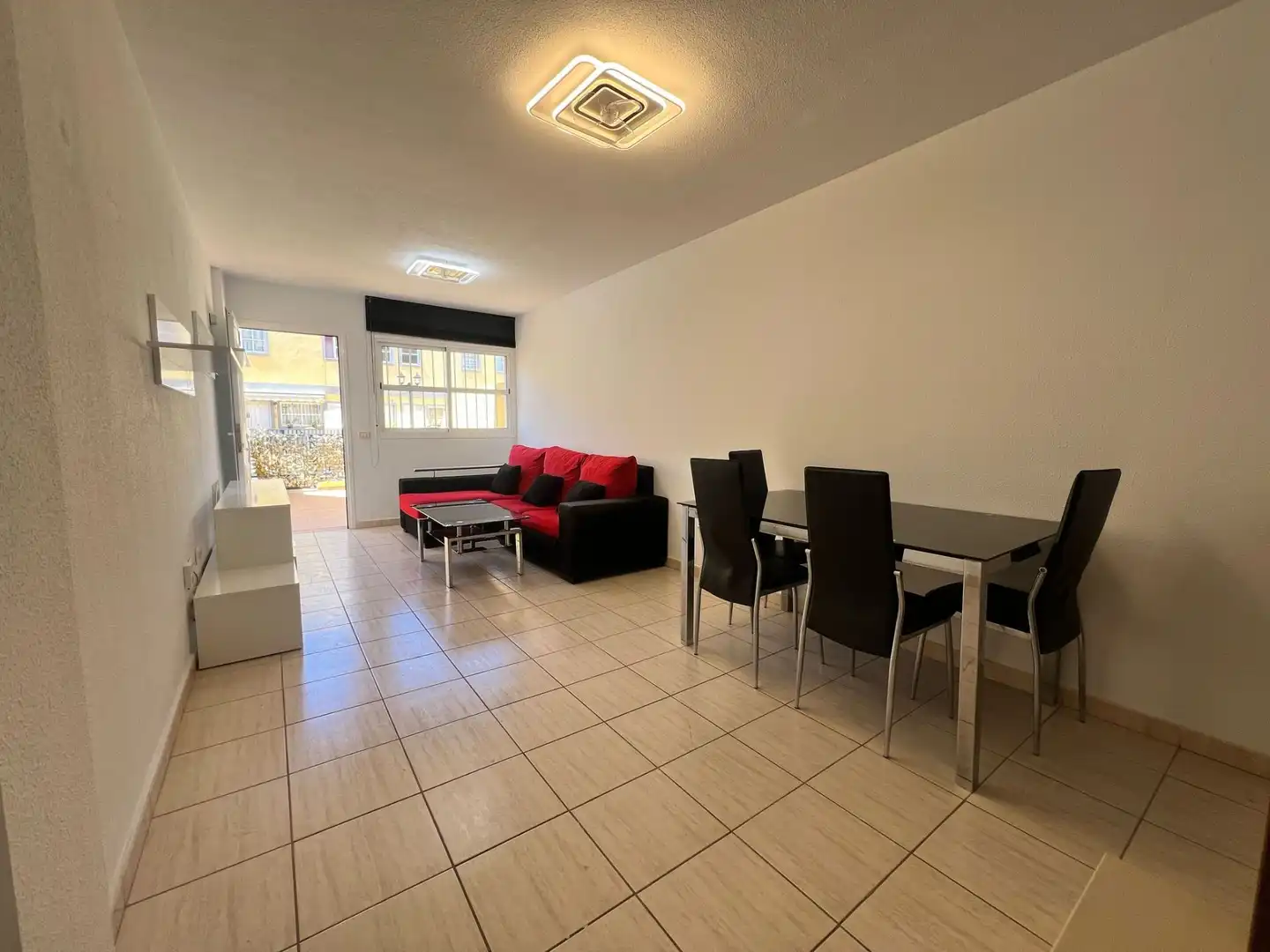 Vista exterior de Apartament en venda en Arona amb Terrassa i Moblat