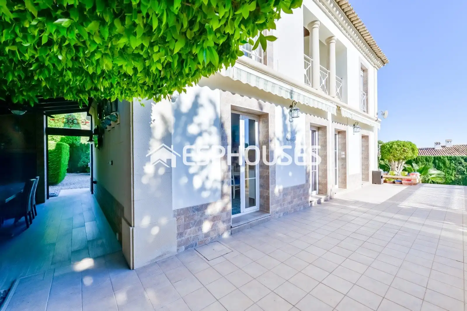 Exterior view of Houses for sale in Oliva  with Air Conditioner, Heating and Terrace