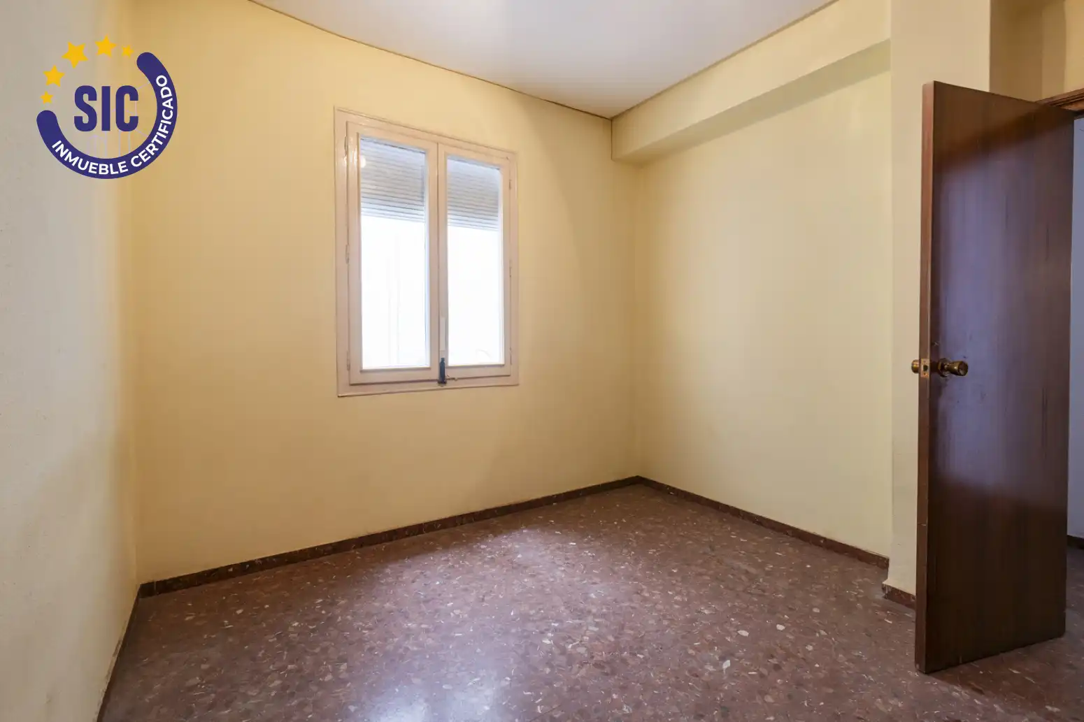 Bedroom of Flat for sale in Valencia