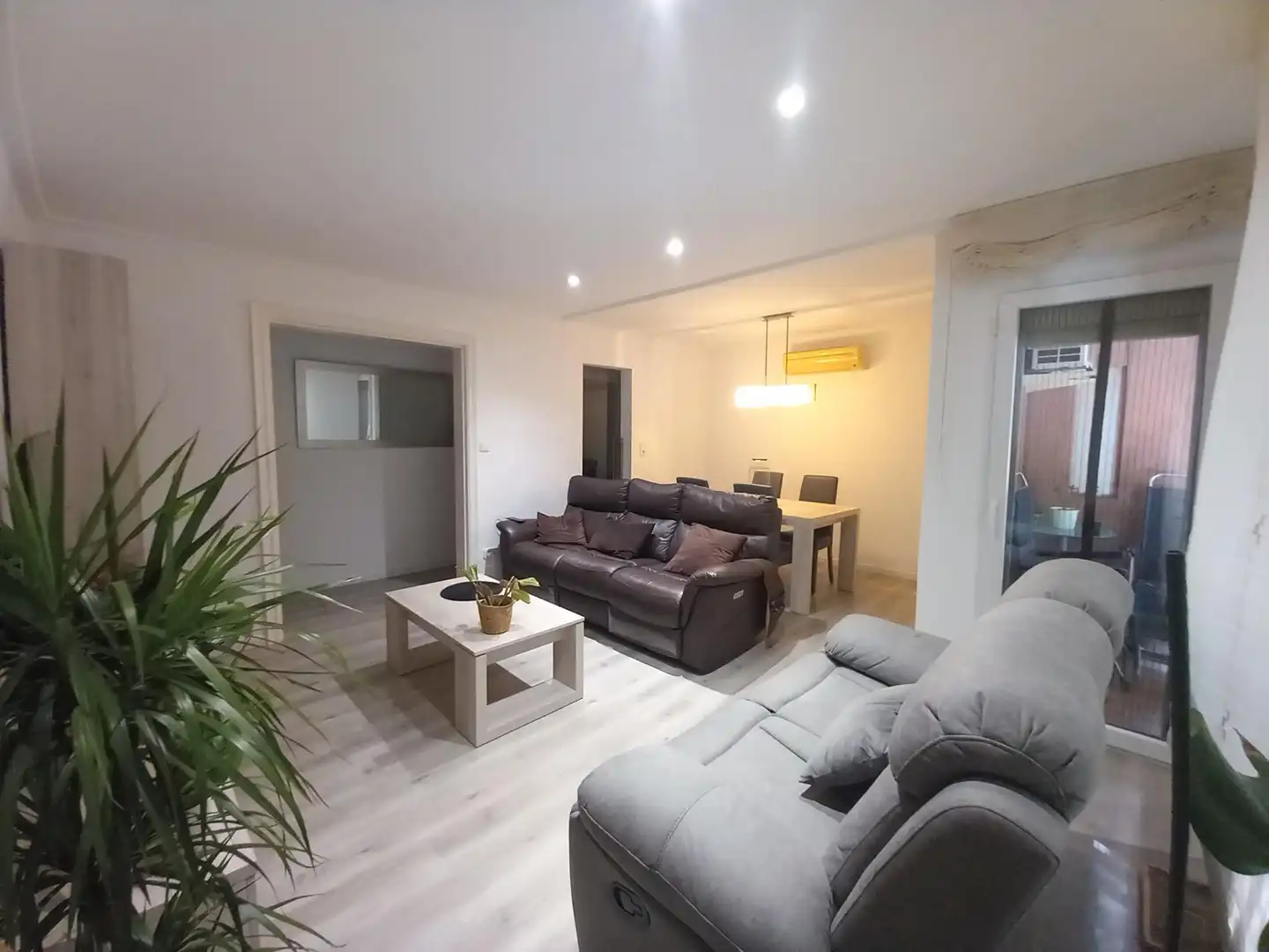 Sala d'estar de Pis en venda en Mataró amb Parquet