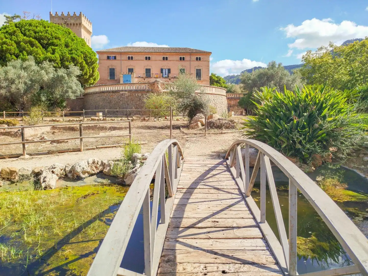 Vista exterior de Pis en venda en Andratx amb Calefacció, Jardí privat i Terrassa