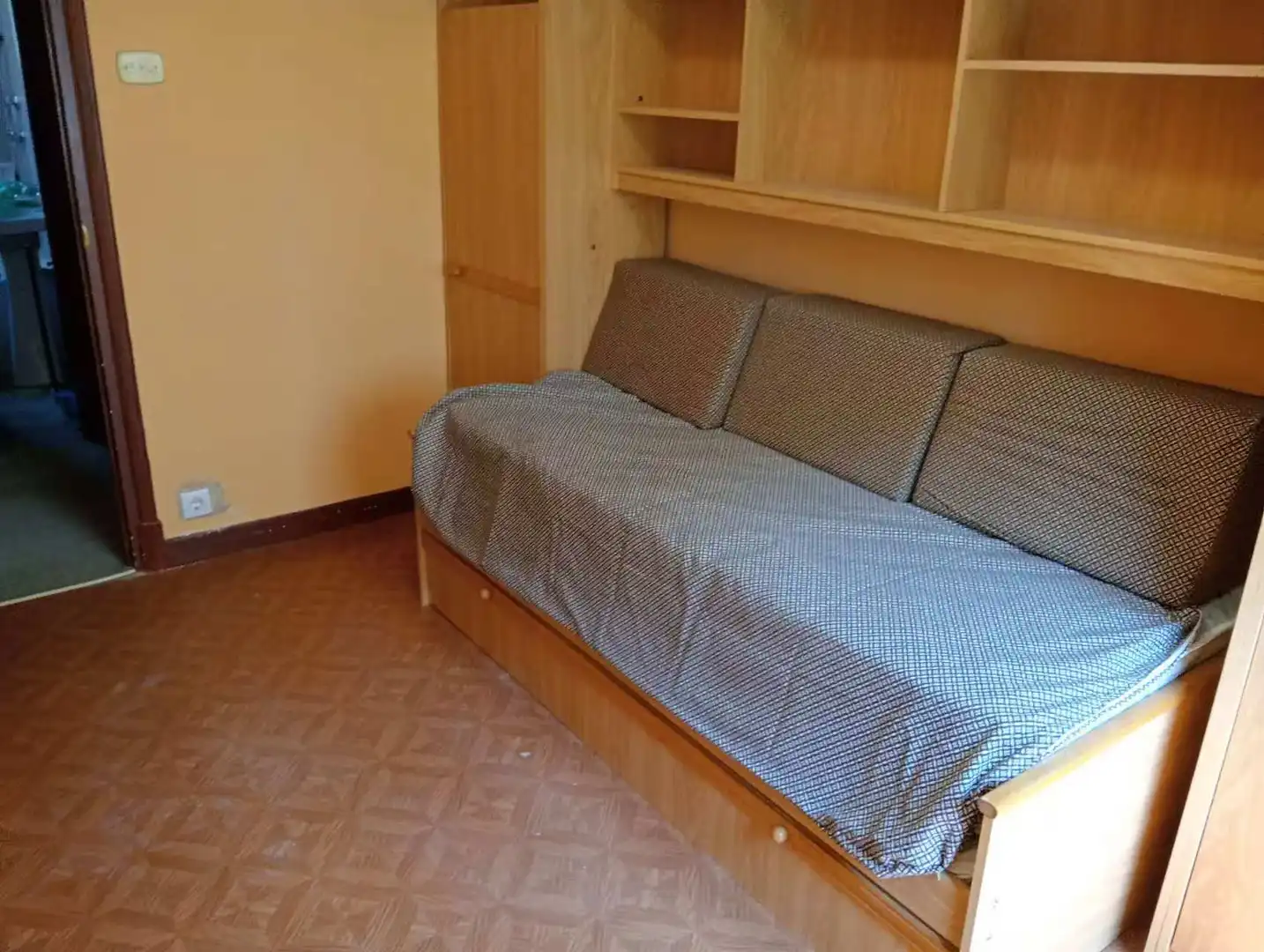 Habitación de Piso en venta en Bilbao  con Lavadora, Microondas y Balcón