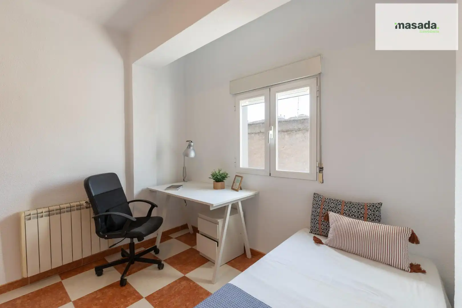 Habitación de Piso en venta en Granada con Terraza y Amueblado
