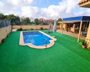 Piscina de Casa o xalet en venda en Orihuela amb Aire condicionat, Jardí privat i Traster