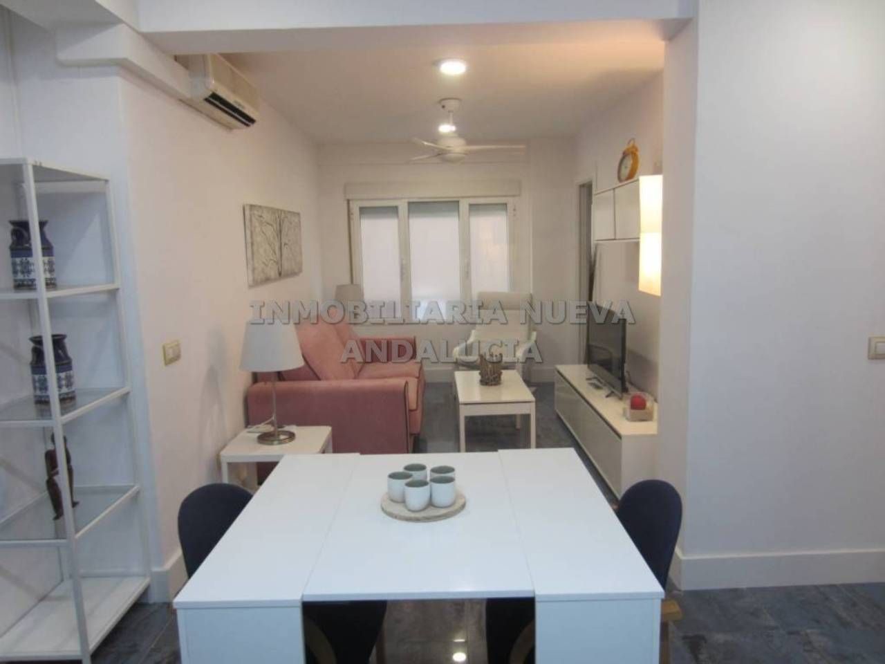 Sala d'estar de Pis de lloguer en  Almería Capital amb Aire condicionat i Moblat