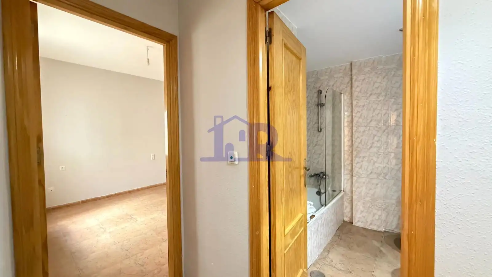 Baño de Piso en venta en Cuenca con Trastero