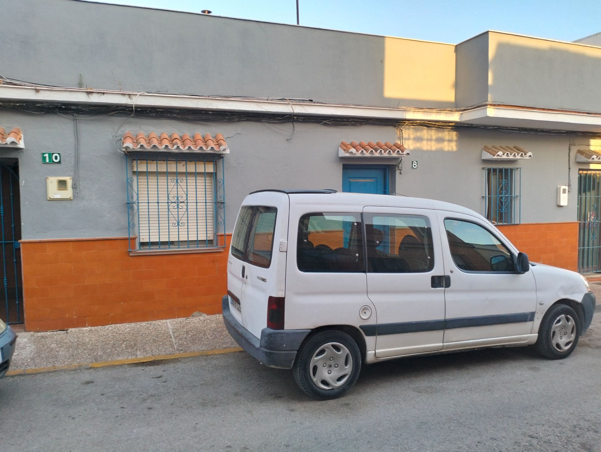 Vista exterior de Edificio en venta en La Línea de la Concepción