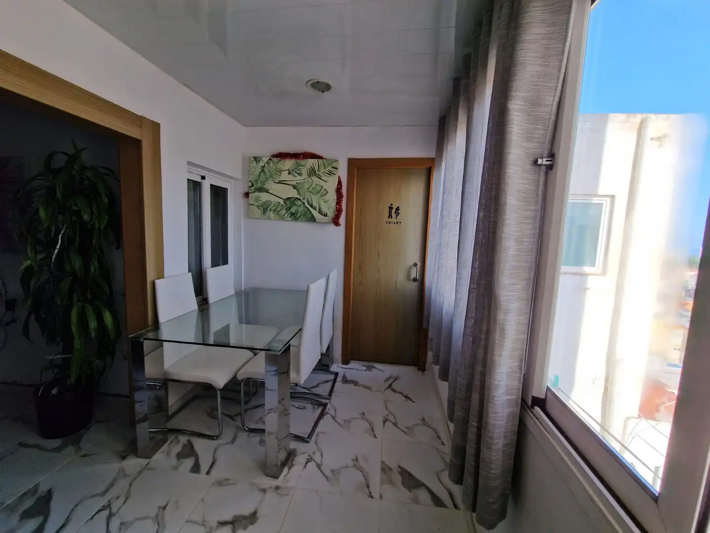 Comedor de Piso en venta en Badalona con Trastero, Horno y Balcón