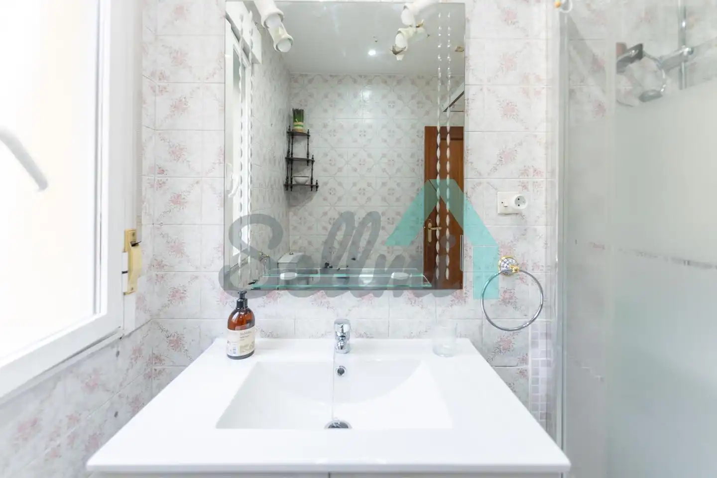 Baño de Piso de alquiler en Oviedo  con Calefacción, Terraza y Amueblado