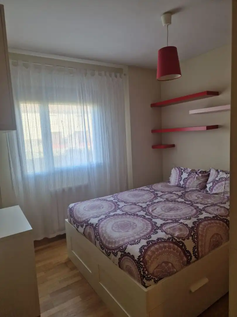 Habitación de Piso en venta en Torrecaballeros con Calefacción y Amueblado