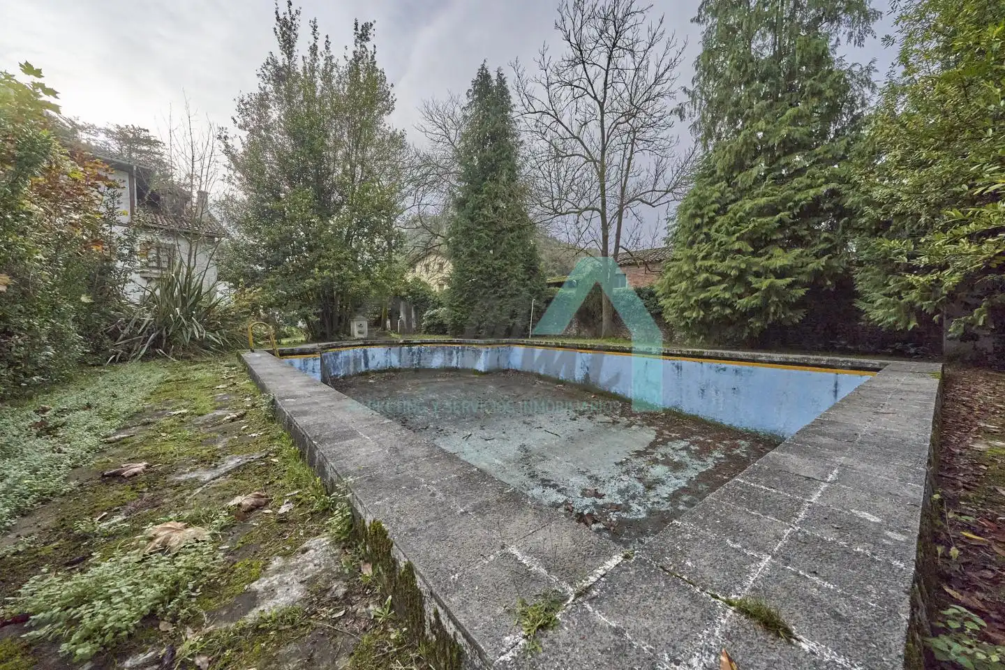 Piscina de Casa o chalet en venta en Oviedo  con Jardín privado, Parquet y Terraza
