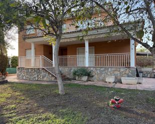 Vista exterior de Casa o xalet en venda en San Vicente del Raspeig / Sant Vicent del Raspeig amb Aire condicionat, Calefacció i Jardí privat