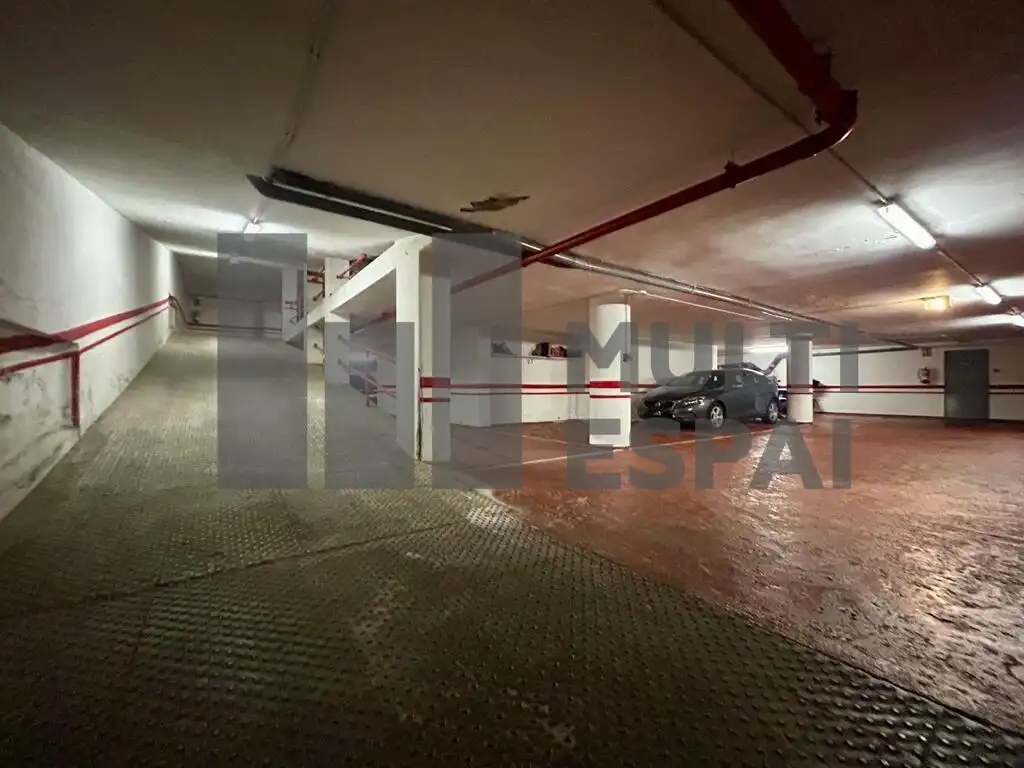 Einzelparkplatz mit Aufzug zum Verkauf in Via Augusta, imagen 3