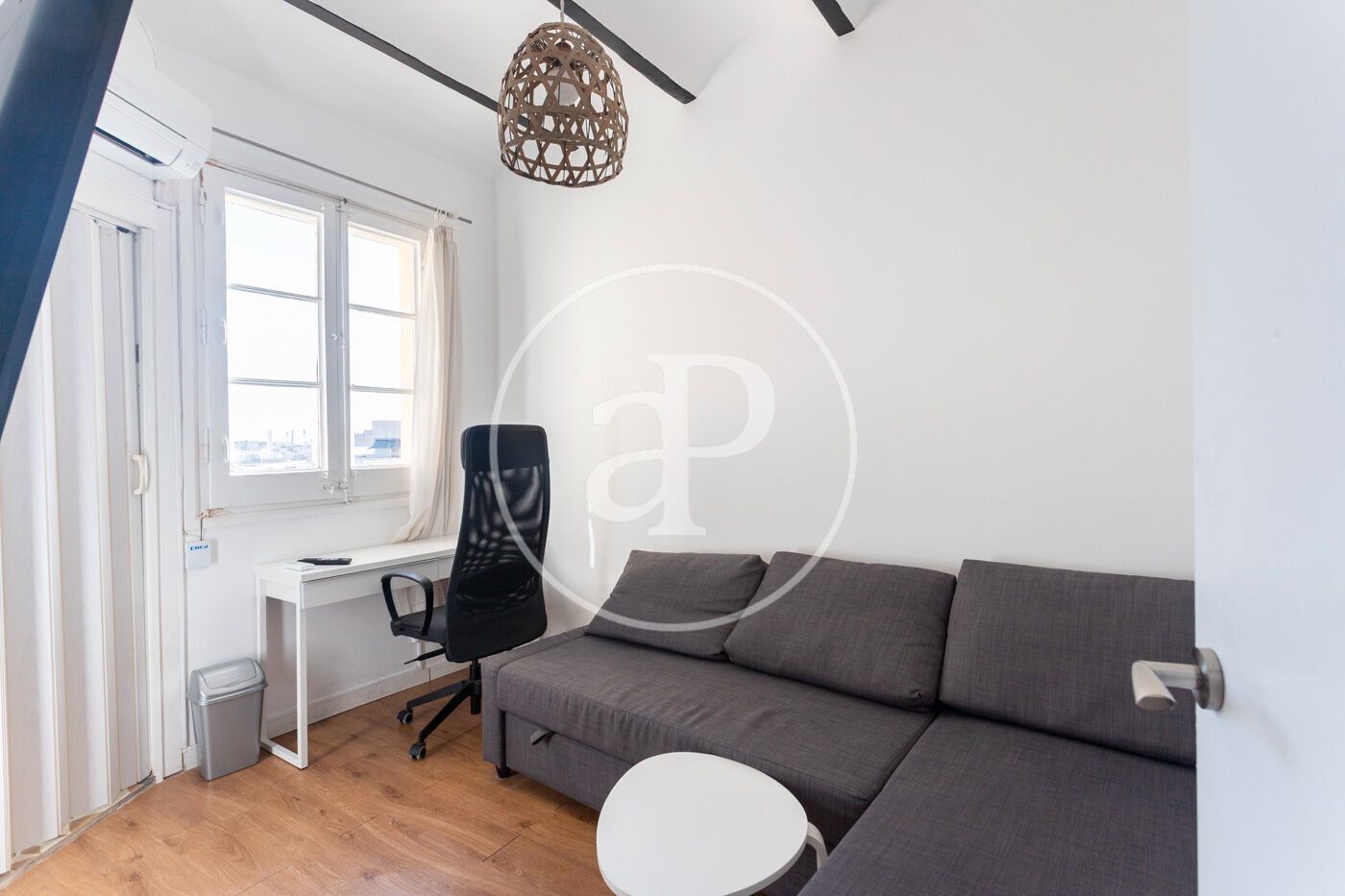 Sala de estar de Ático de alquiler en  Barcelona Capital con Aire acondicionado, Calefacción y Terraza