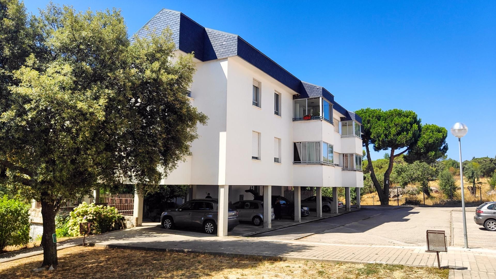 Exterior view of Flat for sale in Hoyo de Manzanares  with Heating, Private garden and Storage room