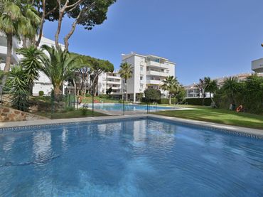 Apartament amb piscina en venda a Calahonda