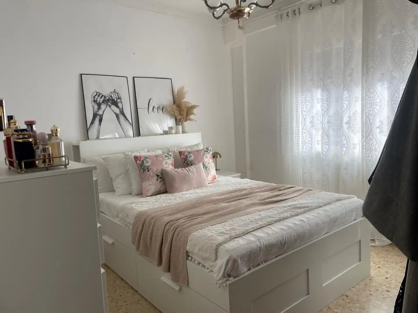 Schlafzimmer von Country house zum Verkauf in Gelsa mit Heizung