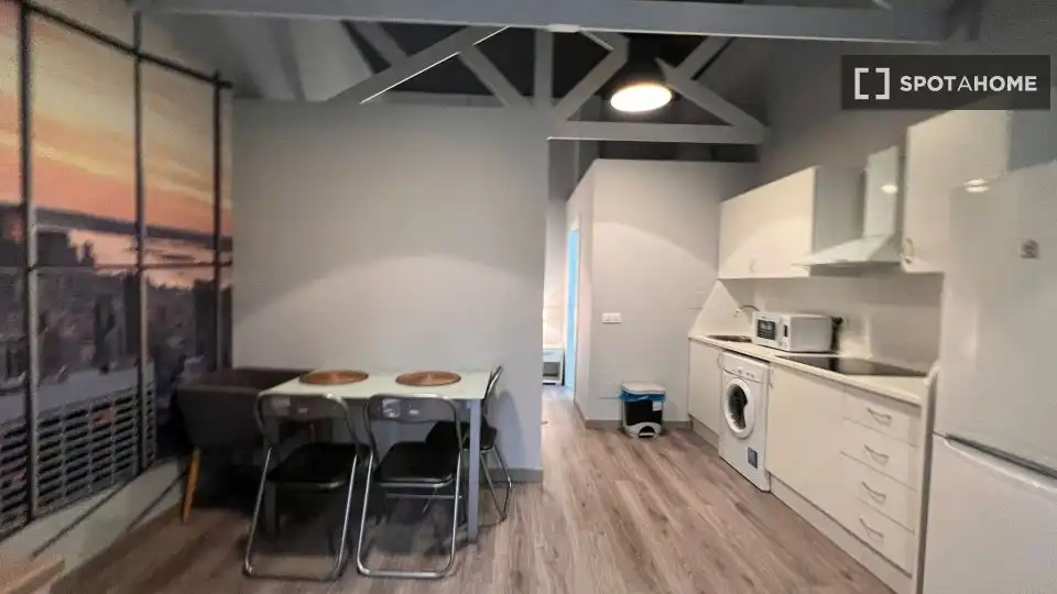 Flat for rent in Almenara -Ventilla