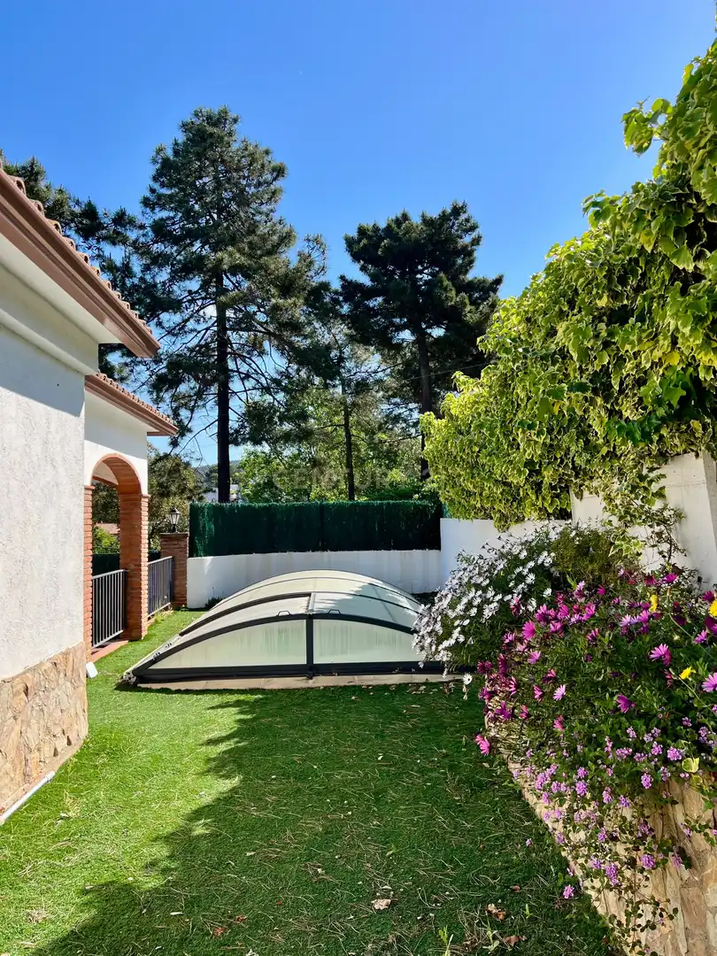 Jardí de Casa o xalet en venda en Tordera amb Jardí privat, Piscina i Alarma