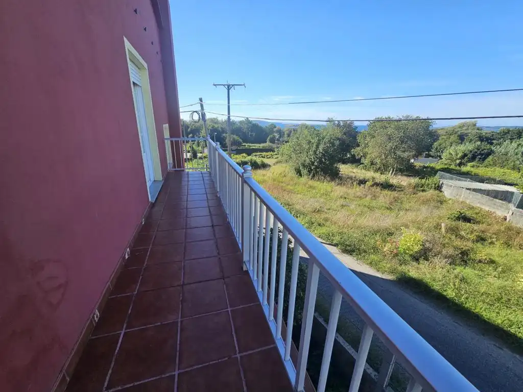 Terrassa de Casa o xalet en venda en Boiro amb Calefacció, Jardí privat i Parquet