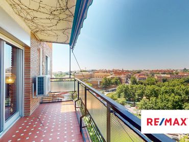 Flat with lift for sale in Calle Jacobinia 26