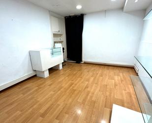 Premises to rent in Manresa  with Air Conditioner