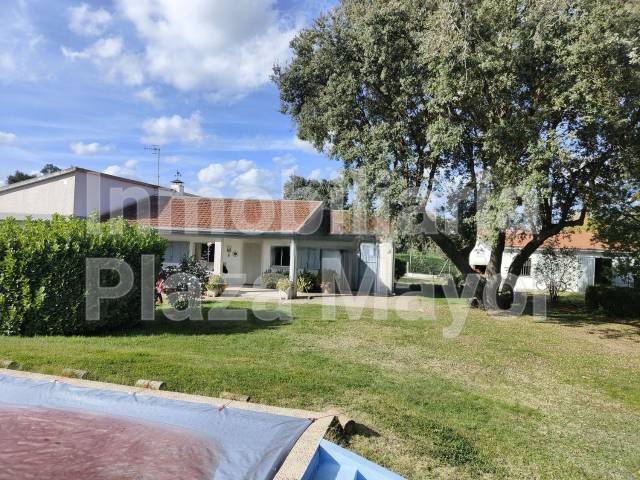 Casa-chalet en Venta en Valdunciel