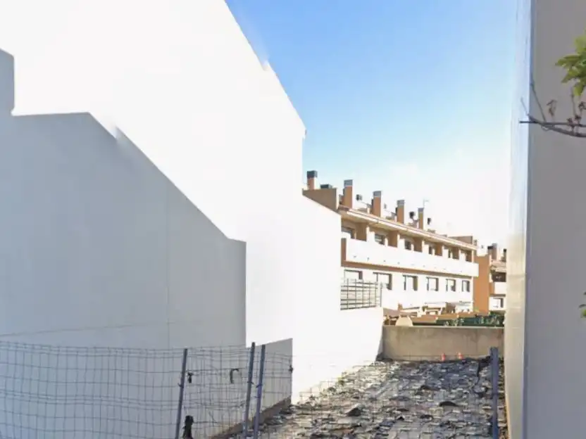 Terreno residencial en venta en Arbreda 26