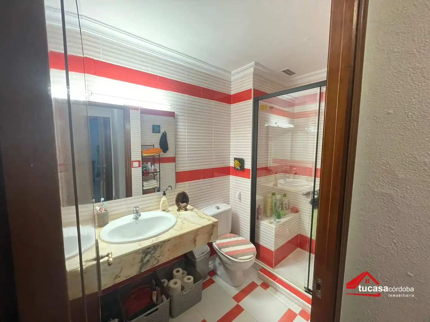 Bathroom of Flat for sale in Córdoba  with Air Conditioner, Parquet flooring and Terrace