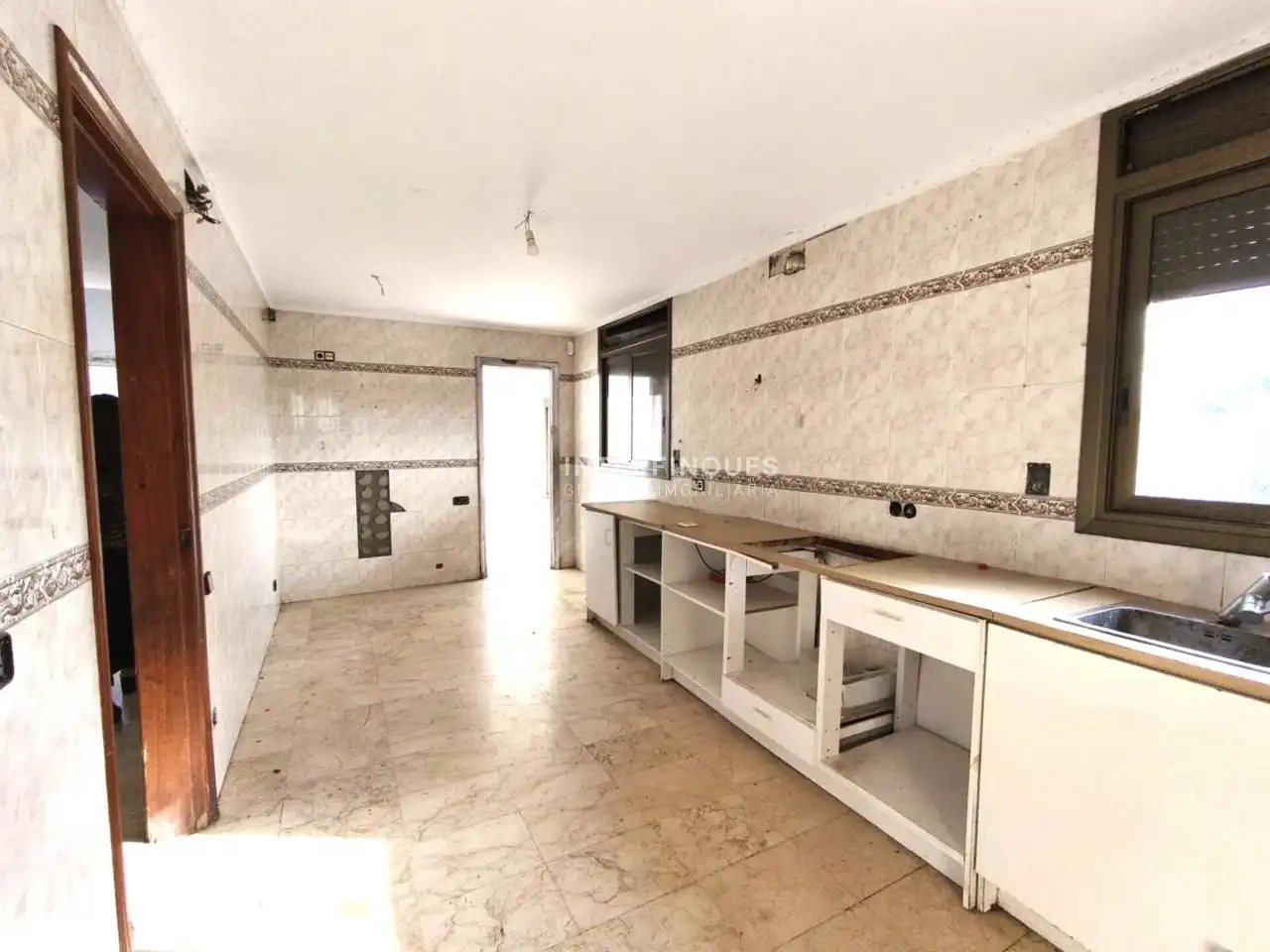 Cuina de Casa o xalet en venda en Premià de Dalt amb Calefacció, Jardí privat i Terrassa