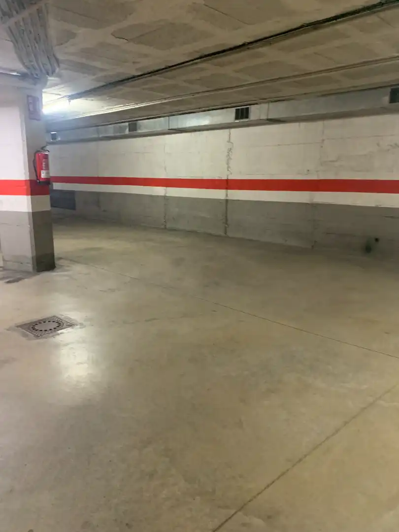 Garage zur Miete in Carrer d'Amadeu Vives, 13, Nucli Urbà
