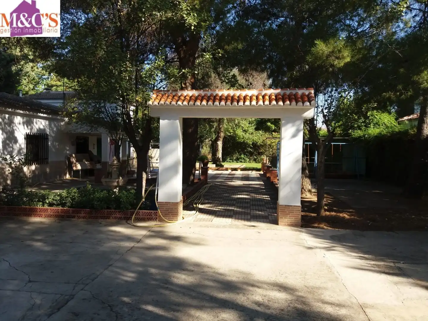Xalet amb piscina en venda a Argamasilla de Calatrava