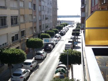 Apartamento con balcón en venta en Calle Cesar Cataldo