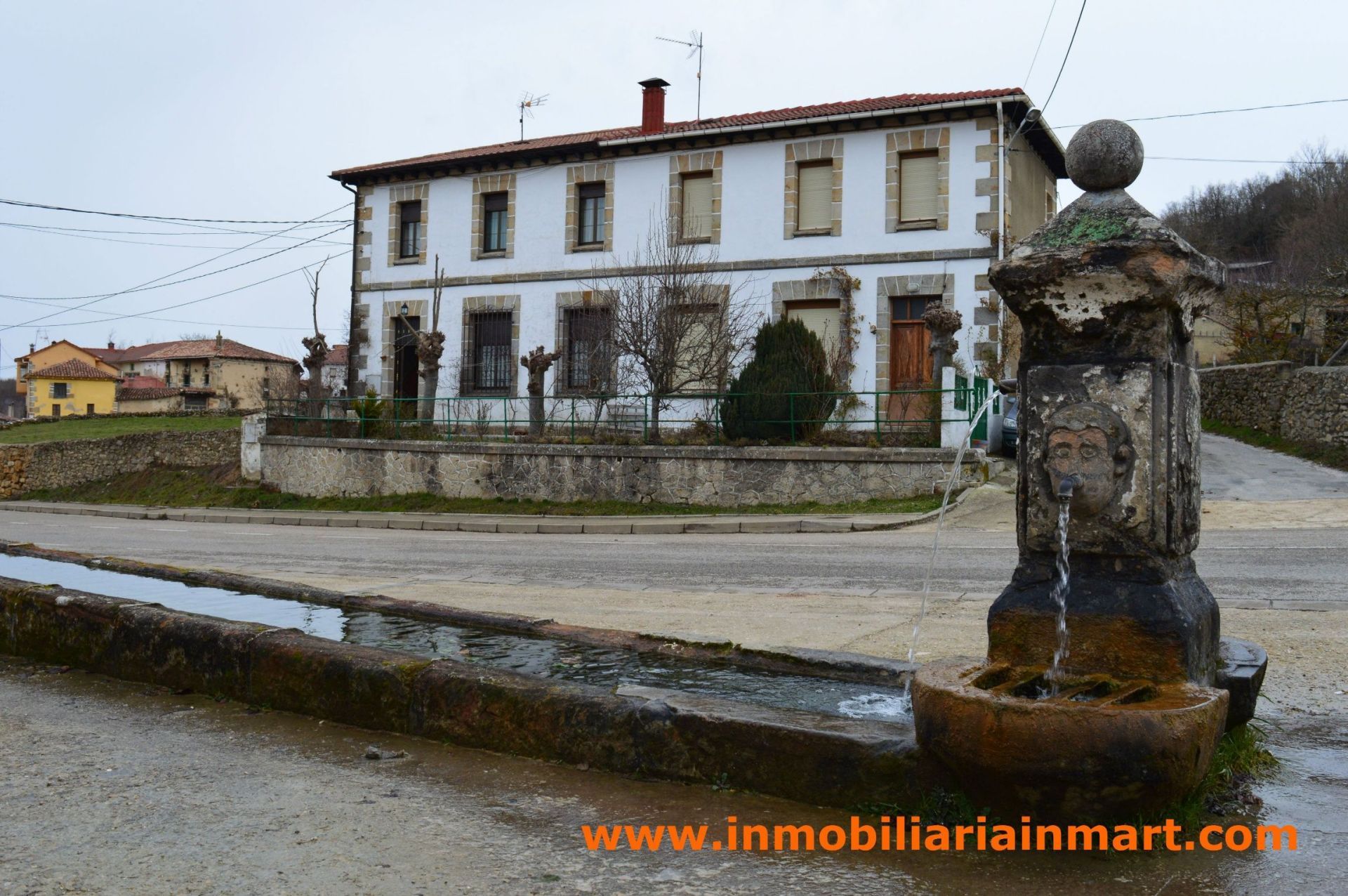 Exterior view of House or chalet for sale in Valle de Valdebezana  with Heating, Terrace and Storage room