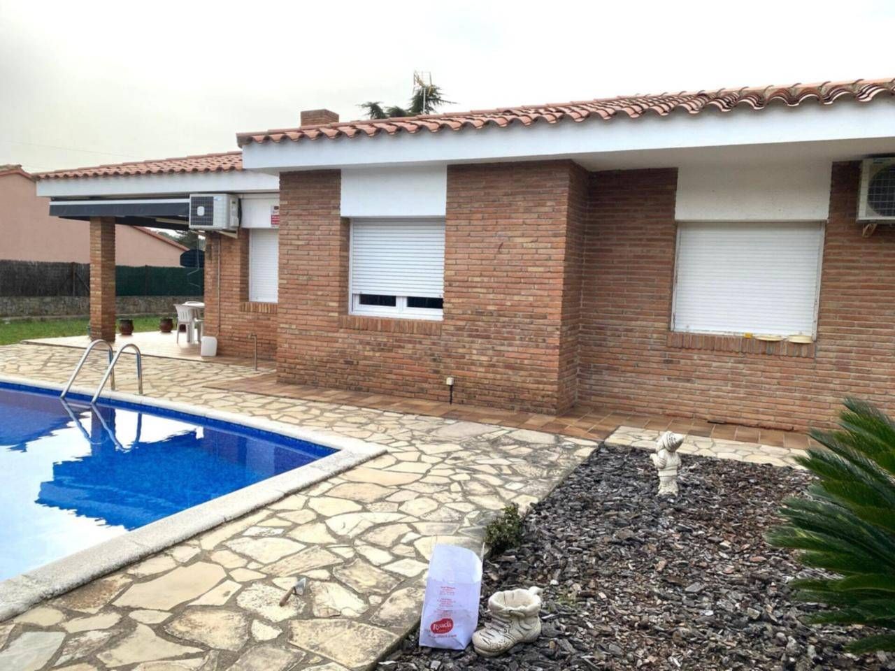 Exterior view of House or chalet for sale in Sant Quirze del Vallès  with Air Conditioner, Heating and Private garden