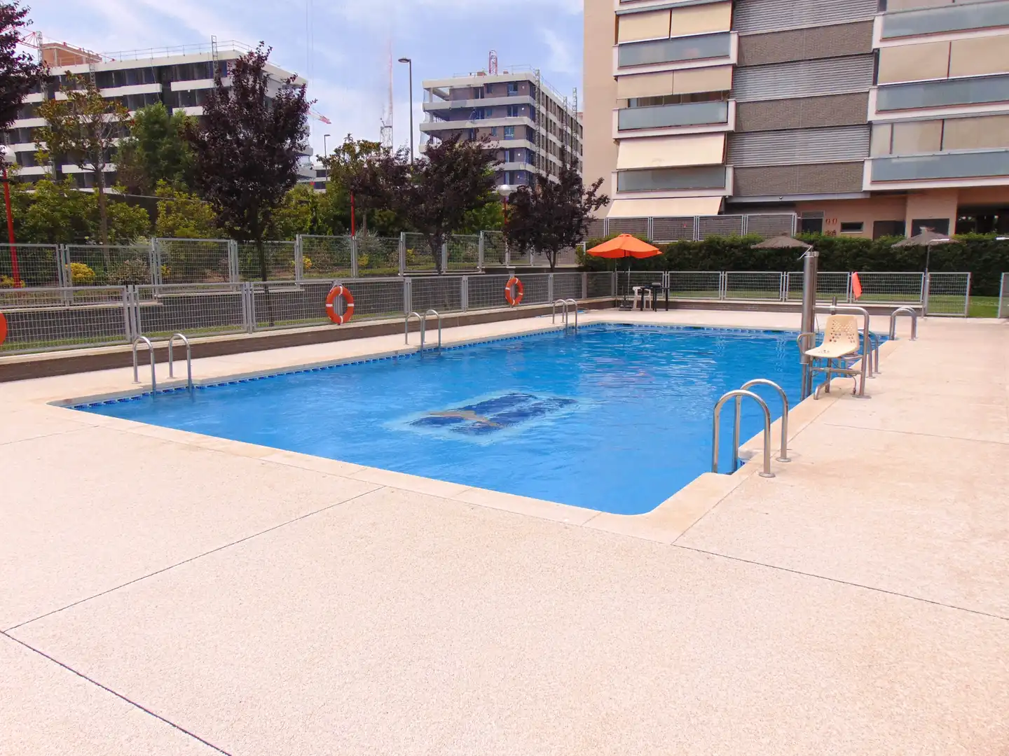 Swimming pool of Flat for sale in Tres Cantos  with Heating, Parquet flooring and Terrace