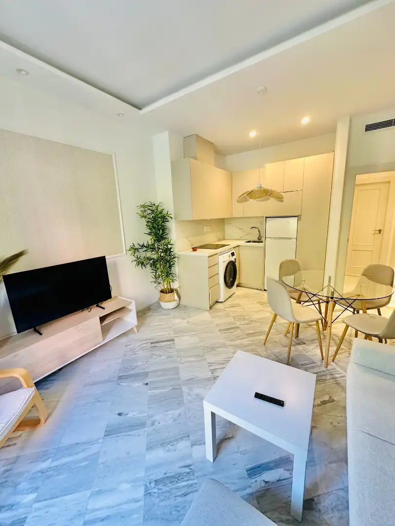 Flat for rent in Calle Gran Vía de Colón, Centro - Sagrario