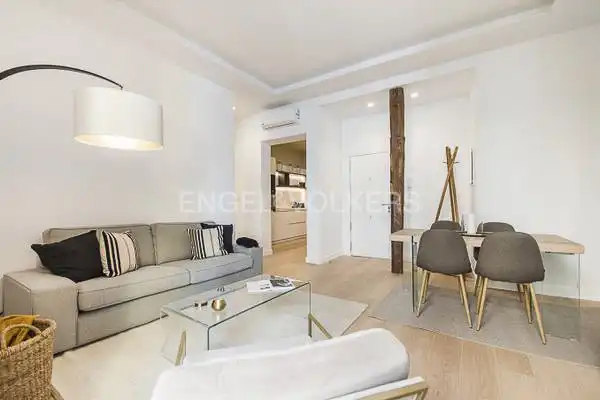 Living room of Flat for sale in Madrid  with Air Conditioner, Heating and Parquet flooring