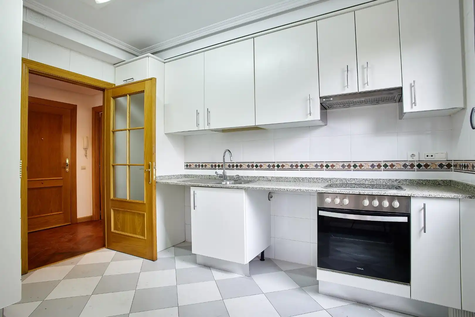 Cocina de Apartamento de alquiler en Valladolid con Calefacción, Terraza y Trastero