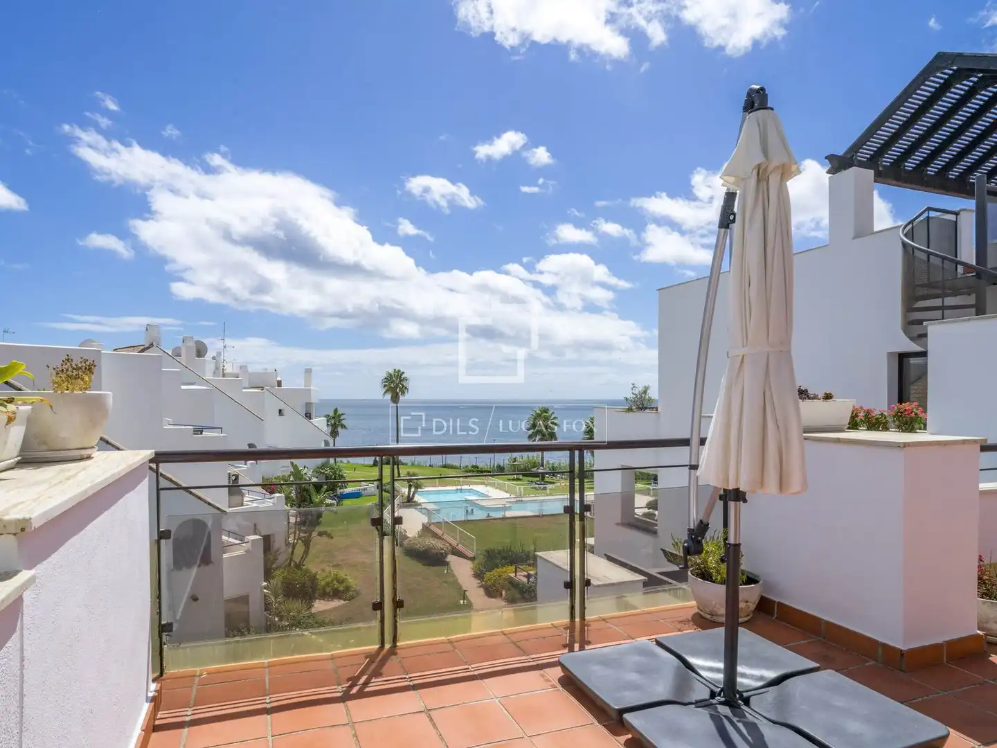 Àtic amb piscina en venda a Bahía de Casares