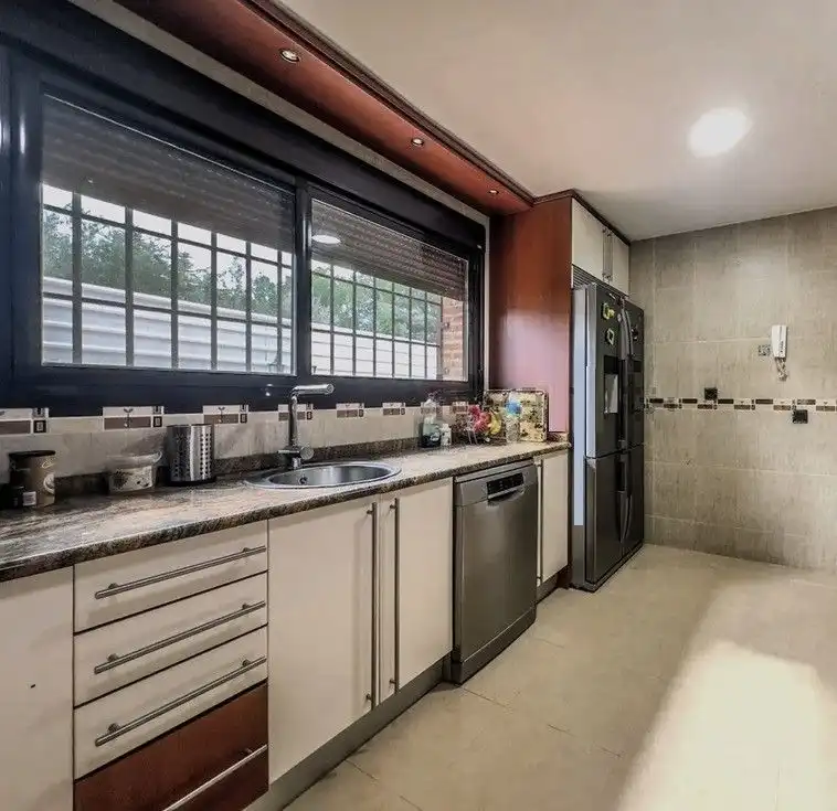 Cocina de Casa o chalet en venta en Colmenar del Arroyo con Aire acondicionado, Calefacción y Piscina