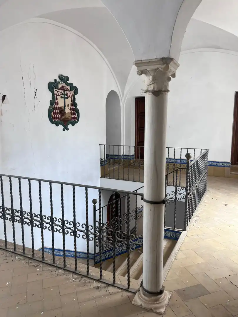 Buildings for sale in Constantina