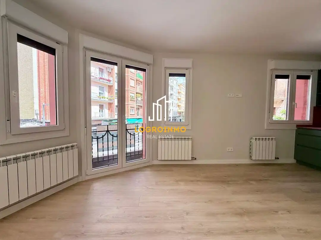 Habitación de Piso en venta en  Logroño con Calefacción, Parquet y Balcón